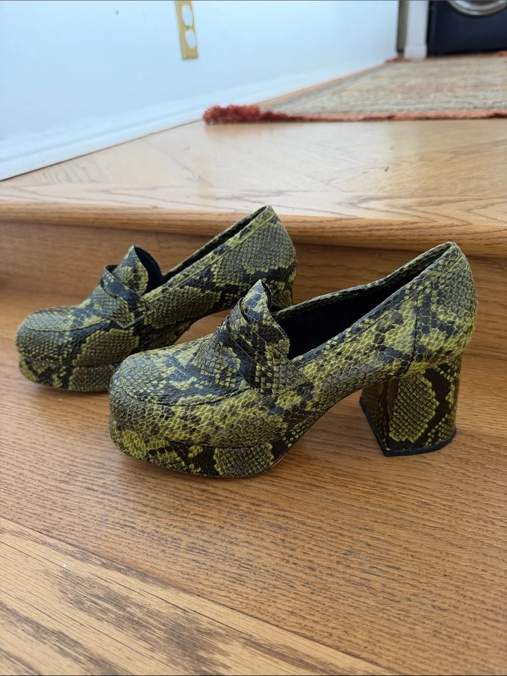 Women's Snake-Print Platform Loafers in Green
